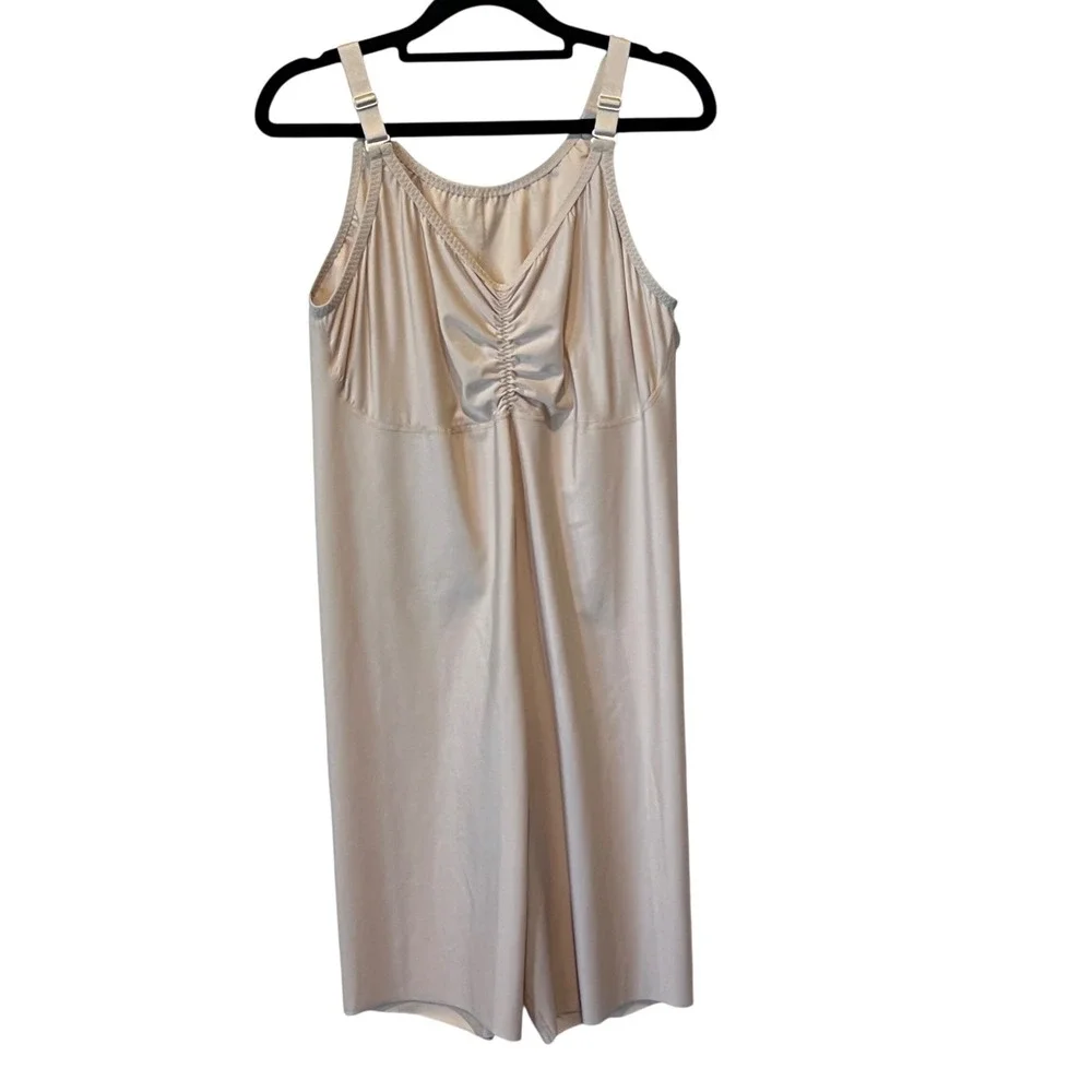 Spanx Thinstincts Mid Thigh Bodysuit Beige Ruched Bust Size Large (READ)
